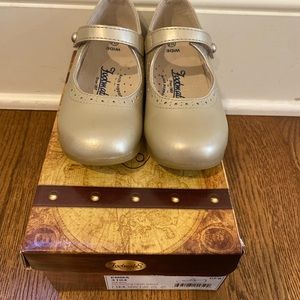 FootMates Emma in soft gold size 12.5